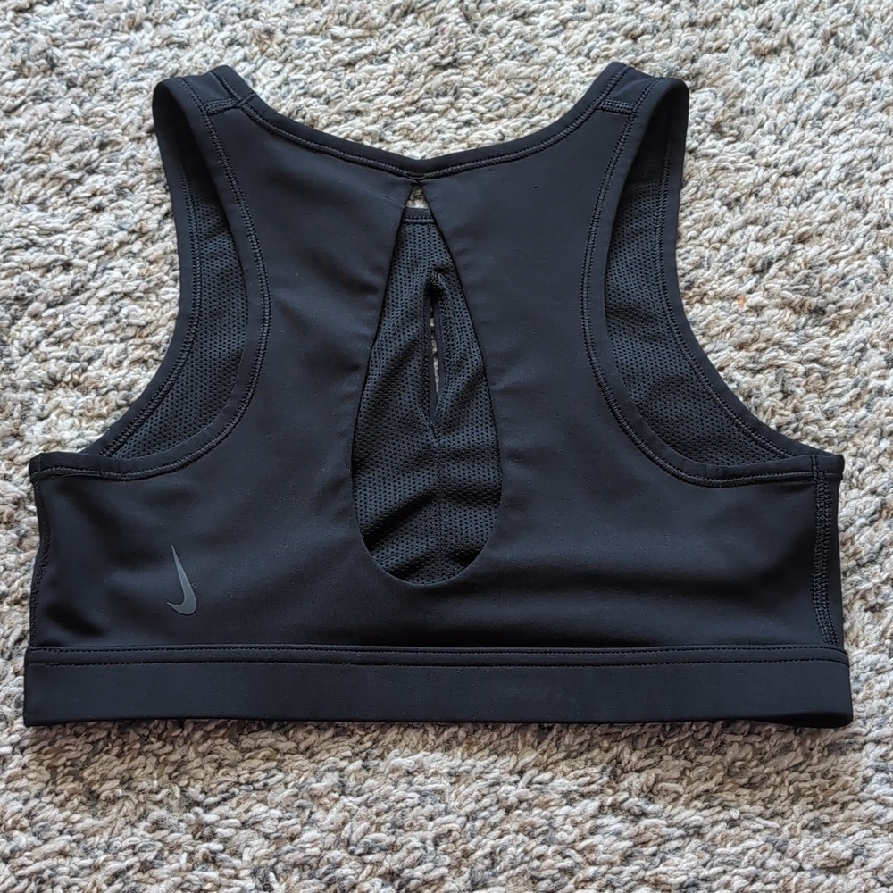 Nike Women's Sports Bra - Picture 2 of 5